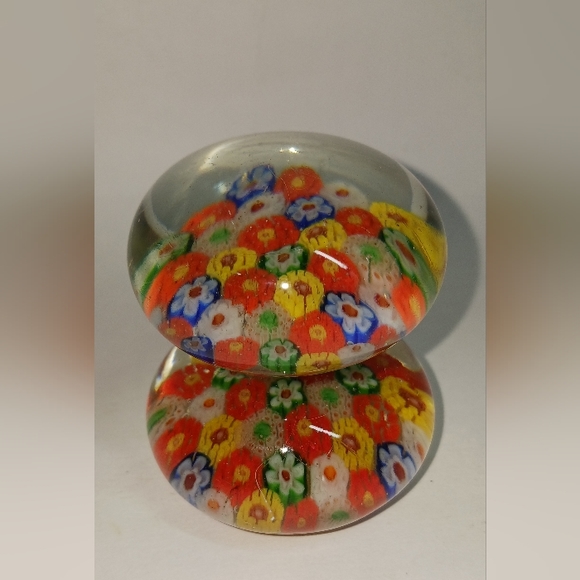 Set of 2 Paperweights Millefiori, Floral Millefiori Paperweights China - Picture 2 of 6
